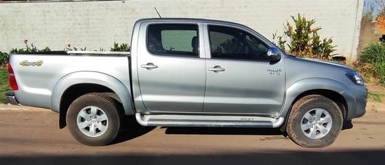 TOYOTA HILUX 2.7 SRV 4X4 CD 16V FLEX 4P AUTOMÁTICO TOYOTA HILUX 2.7 SRV 4X4 CD 16V FLEX 4P AUTOMÁTICO
